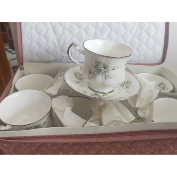 Vintage Paragon Bone China Cup & Saucer Sets (8 sets) FIRST LOVE in dust covers - Picture 12 of 15